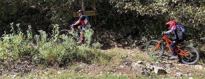 Mountain bikers on Great Passion Play trail